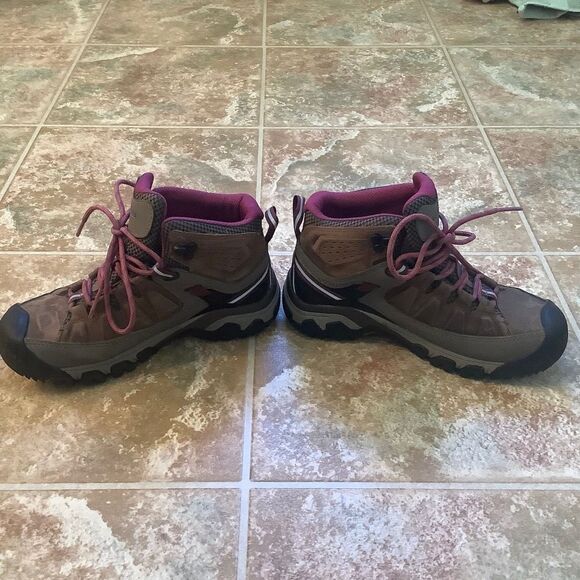Keen women’s Targhee 3 Mid height waterproof hiking boot size 6 - Picture 13 of 16